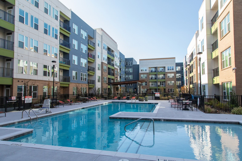 091 apartment building with pool