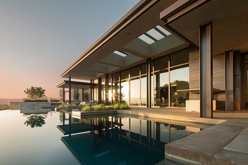 096 poolside exterior windwos